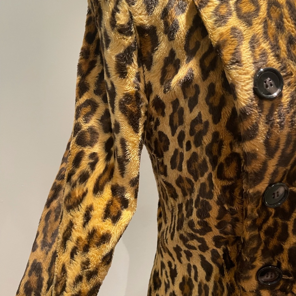 VINTAGE Zelda leopard coat. 
Size 12 = more like a 10 today. 
Lining intact. - Picture 5 of 14